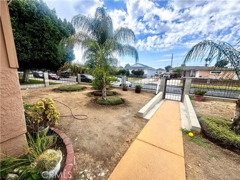 10152 Stanwin, Arleta (los Angeles), CA 91331