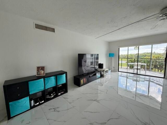 16141 W BLATT Boulevard 413, Weston, FL 33326