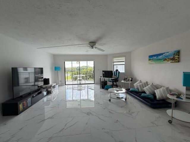 16141 W BLATT Boulevard 413, Weston, FL 33326
