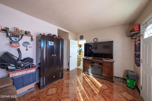 5036 ALPS Drive, El Paso, TX 79904