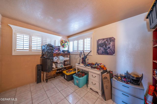 5036 ALPS Drive, El Paso, TX 79904