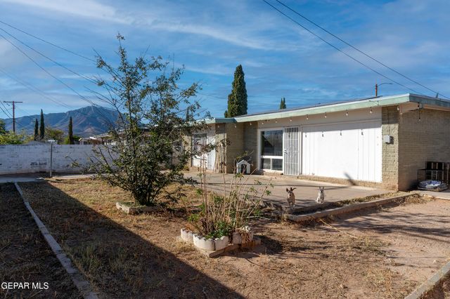 5036 ALPS Drive, El Paso, TX 79904