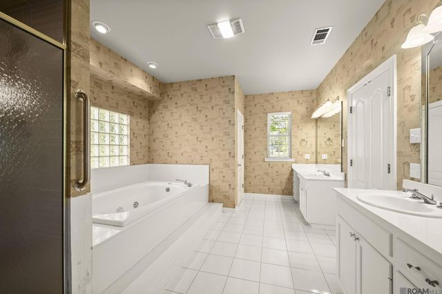10241 Woodland View Dr, Greenwell Springs, LA 70739