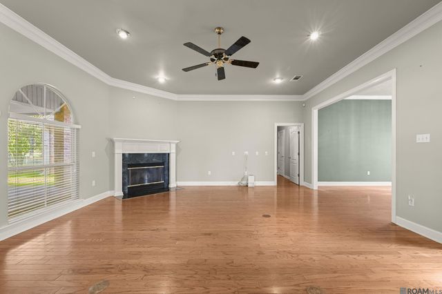 10241 Woodland View Dr, Greenwell Springs, LA 70739