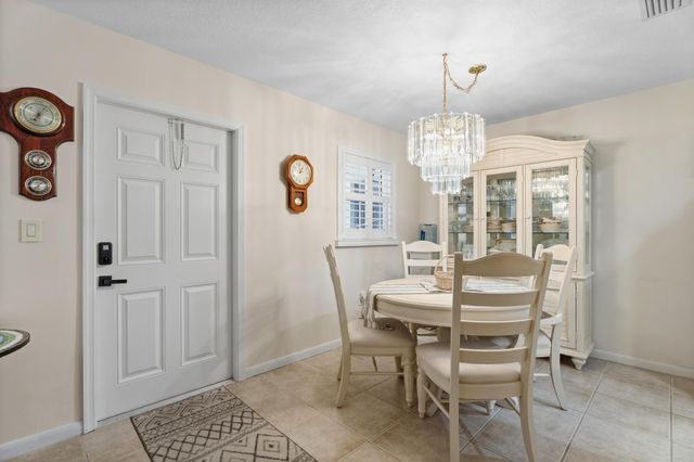 2600 S Kanner Highway F8, Stuart, FL 34994