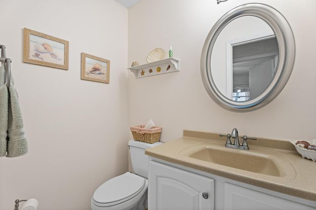 2600 S Kanner Highway F8, Stuart, FL 34994