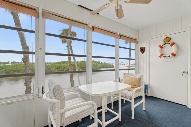 2600 S Kanner Highway F8, Stuart, FL 34994