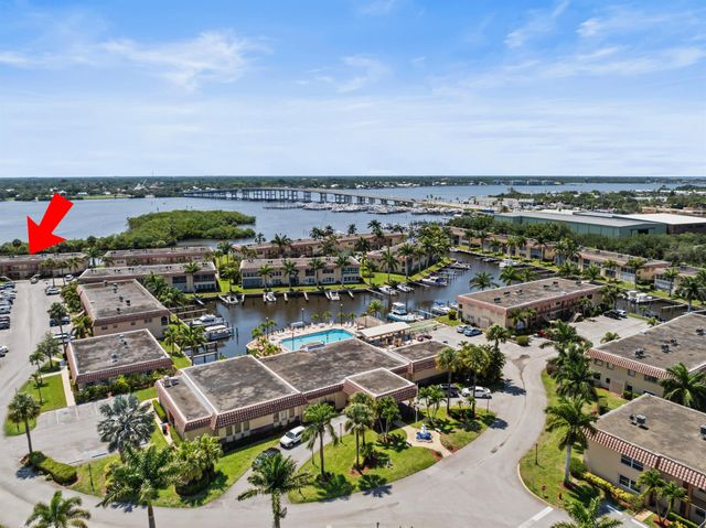 2600 S Kanner Highway F8, Stuart, FL 34994