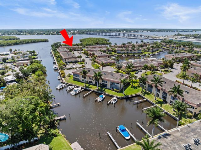 2600 S Kanner Highway F8, Stuart, FL 34994