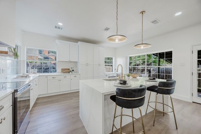 2043 Wanderlust Drive, Lewisville, TX 75067