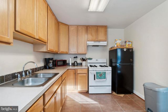 1822 FLEET ST, Baltimore, MD 21231