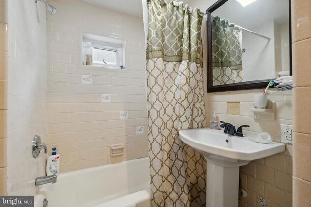 1822 FLEET ST, Baltimore, MD 21231