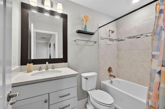 18056 AERO AVENUE, Land O Lakes, FL 34638