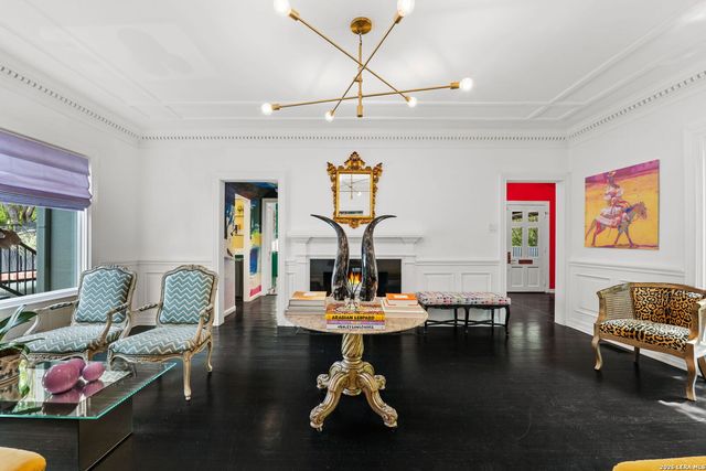 404 Sheraton, Terrell Hills, TX 78209