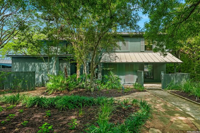 404 Sheraton, Terrell Hills, TX 78209