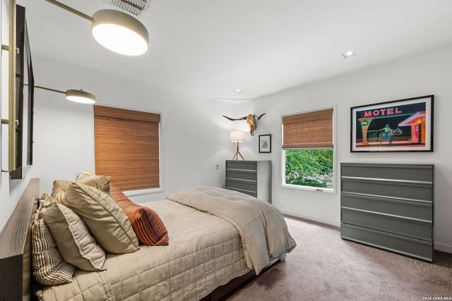 404 Sheraton, Terrell Hills, TX 78209