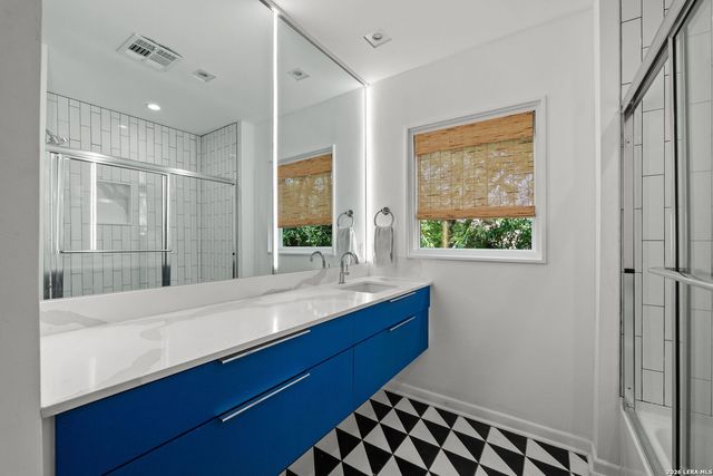 404 Sheraton, Terrell Hills, TX 78209