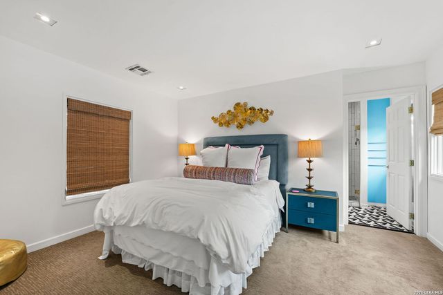 404 Sheraton, Terrell Hills, TX 78209