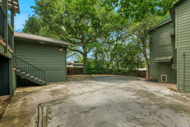 404 Sheraton, Terrell Hills, TX 78209