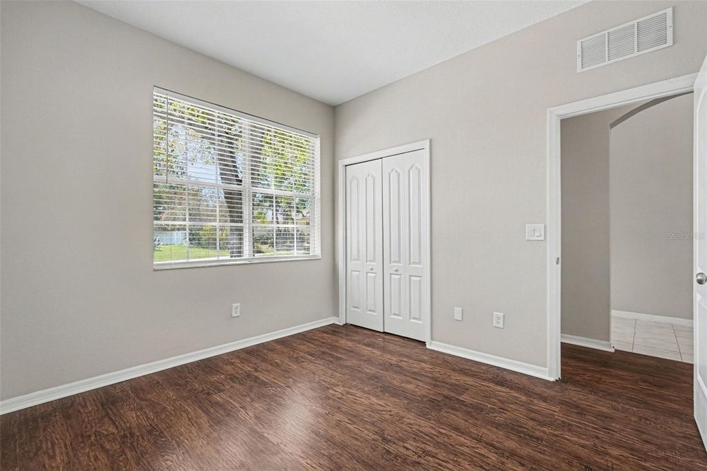 Image 14 of property listing at 408 THICKET CREST ROAD, Seffner, FL 33584