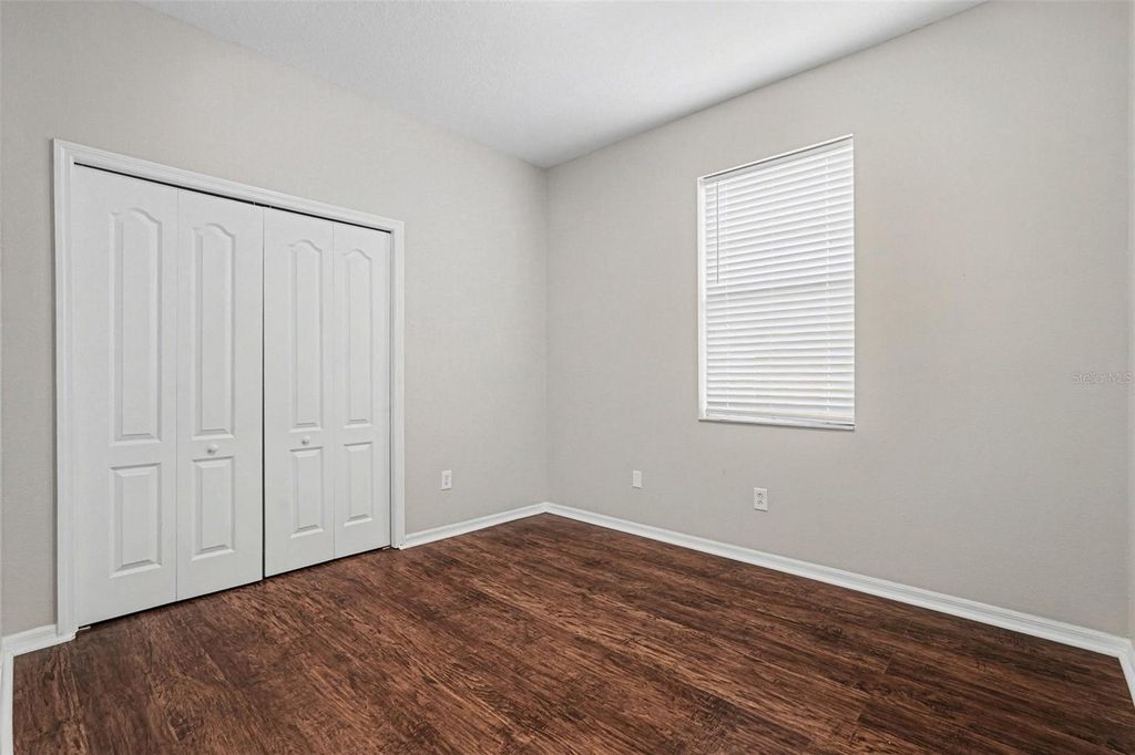 Image 15 of property listing at 408 THICKET CREST ROAD, Seffner, FL 33584