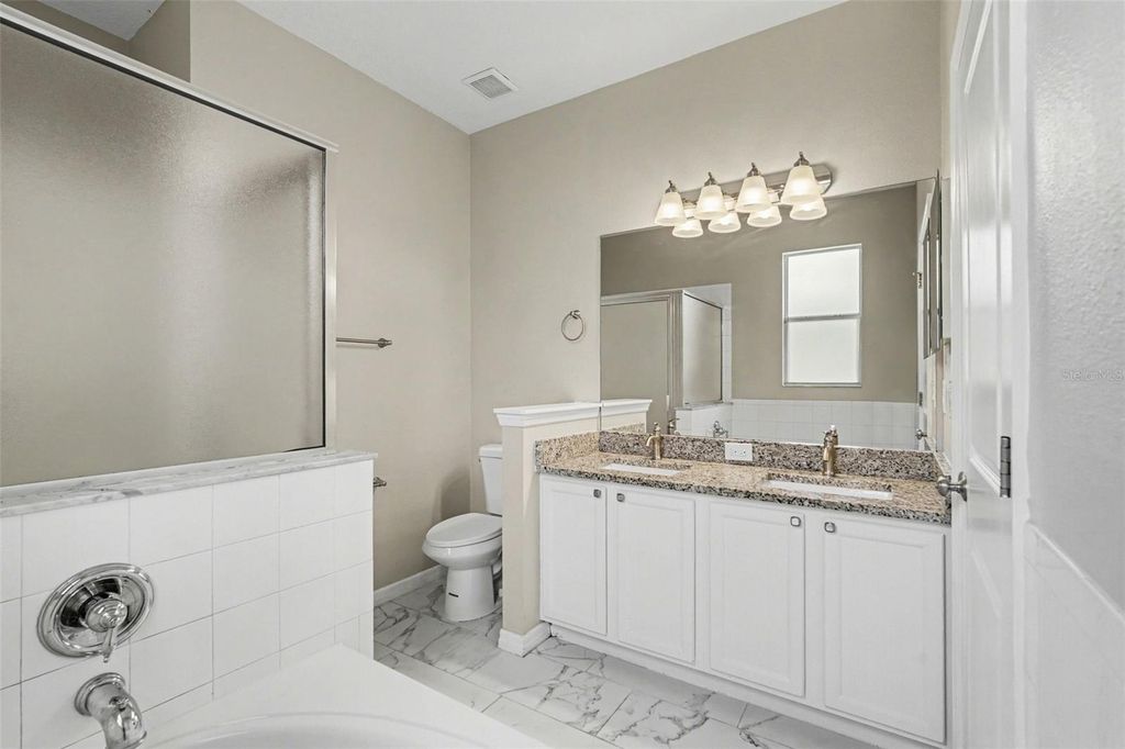 Image 22 of property listing at 408 THICKET CREST ROAD, Seffner, FL 33584