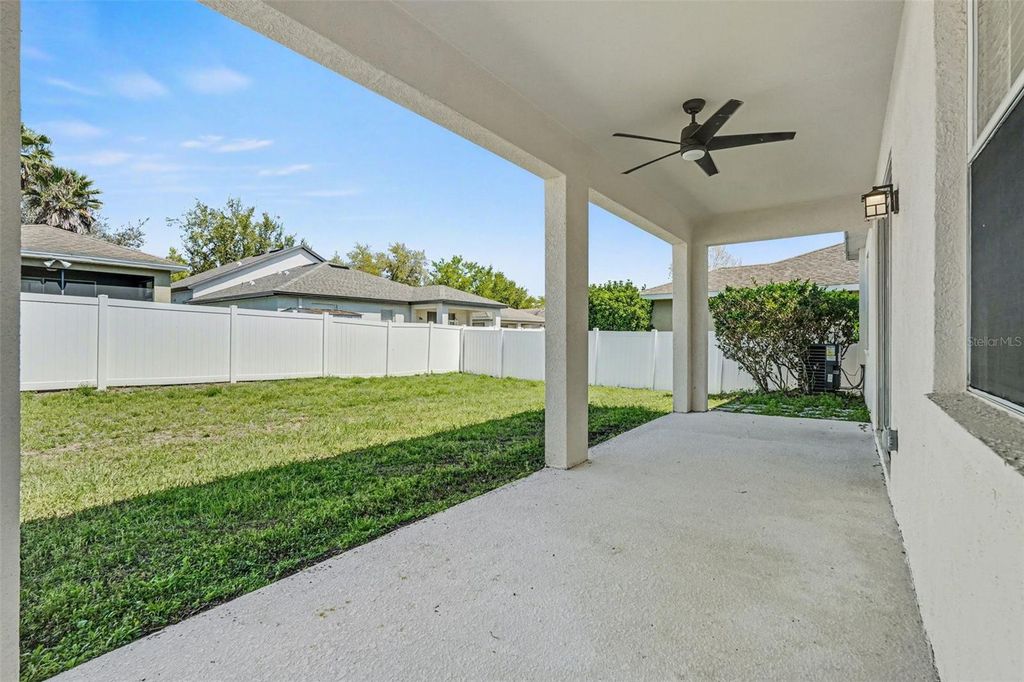 Image 27 of property listing at 408 THICKET CREST ROAD, Seffner, FL 33584