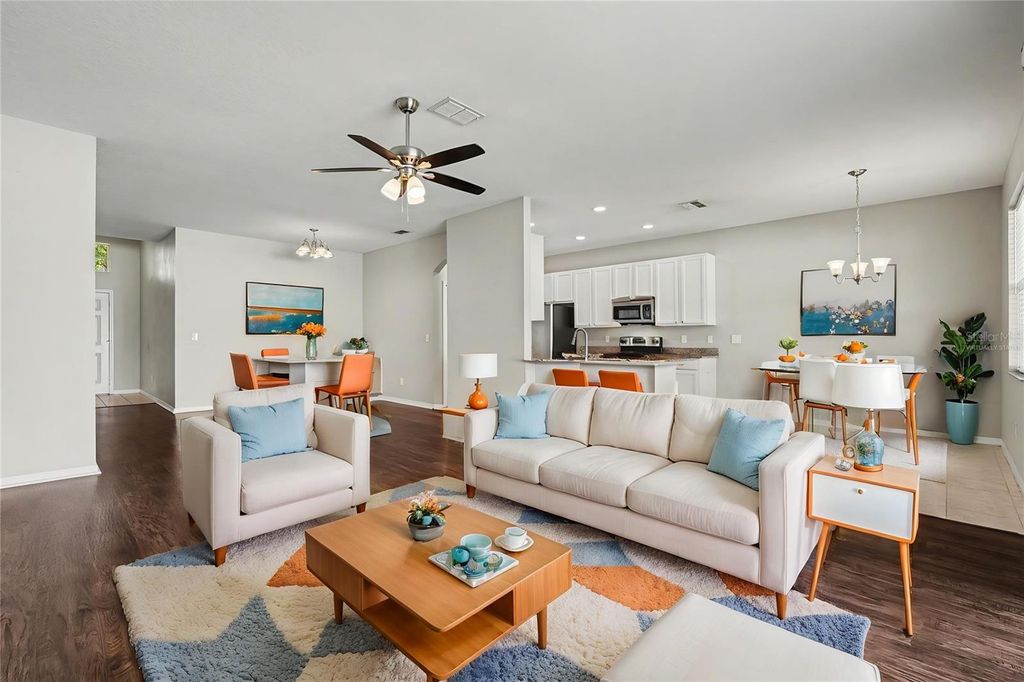 Image 7 of property listing at 408 THICKET CREST ROAD, Seffner, FL 33584