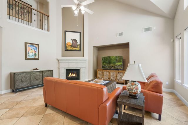 59 E Green Pastures Circle, The Woodlands, TX 77382