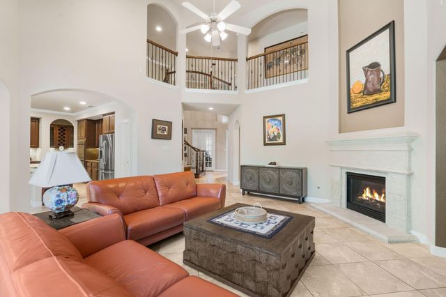 59 E Green Pastures Circle, The Woodlands, TX 77382