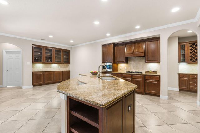 59 E Green Pastures Circle, The Woodlands, TX 77382