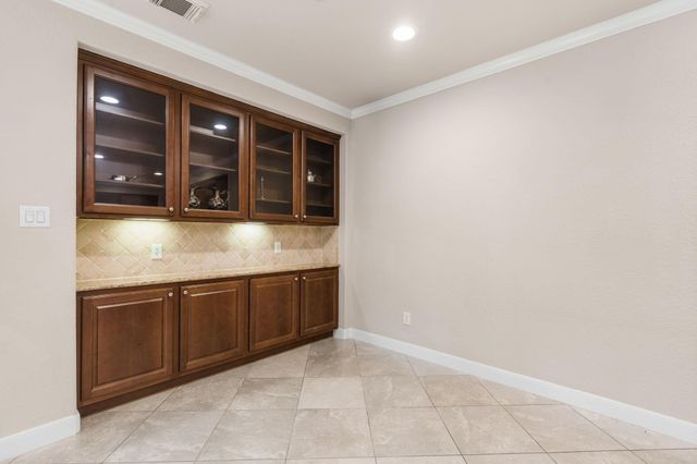 59 E Green Pastures Circle, The Woodlands, TX 77382