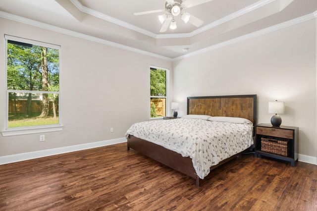 59 E Green Pastures Circle, The Woodlands, TX 77382