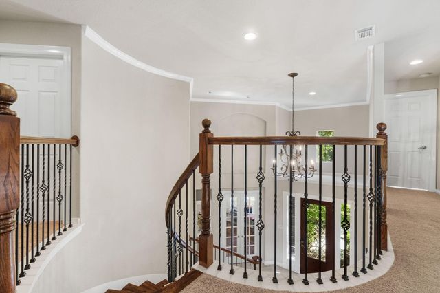 59 E Green Pastures Circle, The Woodlands, TX 77382