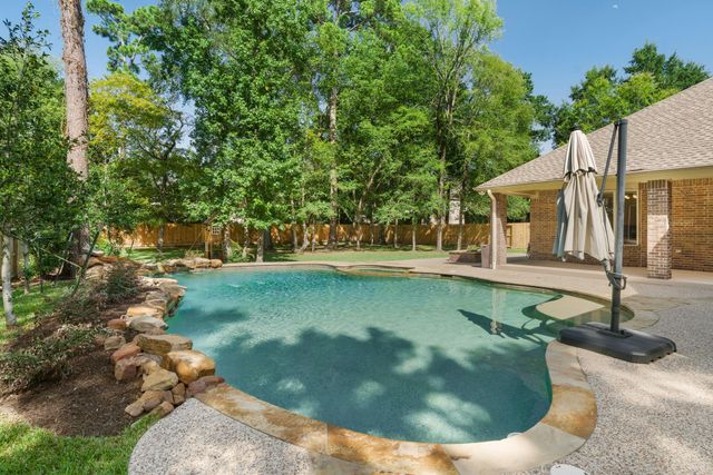 59 E Green Pastures Circle, The Woodlands, TX 77382