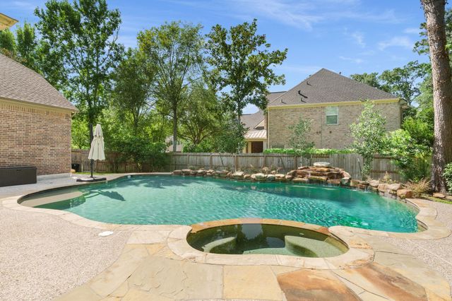 59 E Green Pastures Circle, The Woodlands, TX 77382