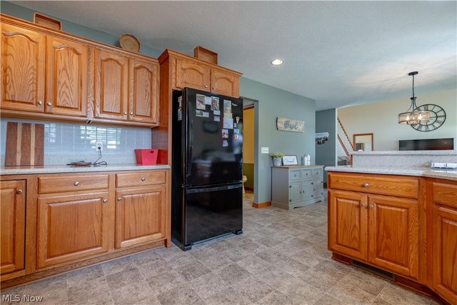 1225 Amanda Street SW, Massillon, OH 44647