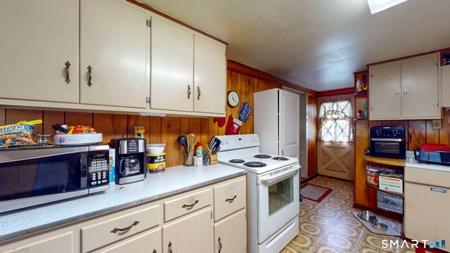 90 Water Street, Chester, CT 06412