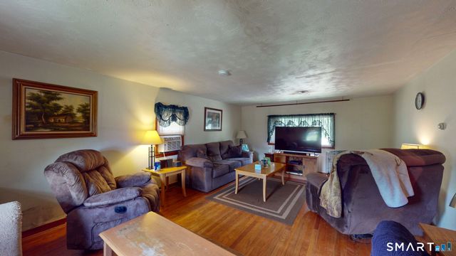 90 Water Street, Chester, CT 06412