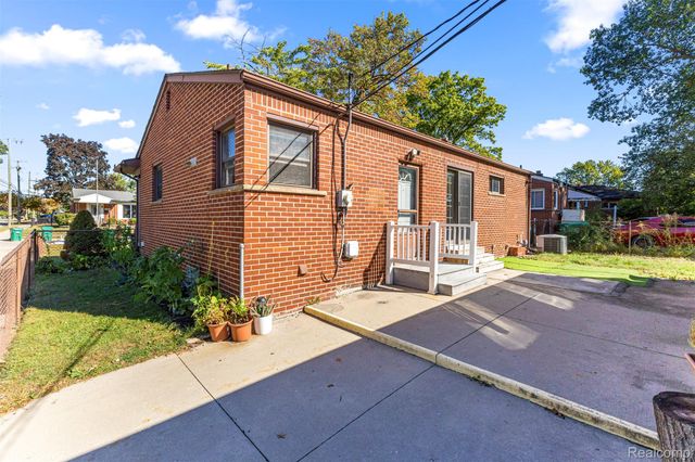 30639 Florence Street, Garden City, MI 48135