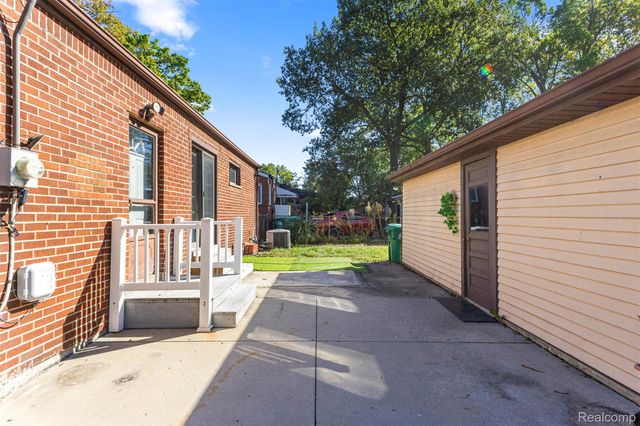 30639 Florence Street, Garden City, MI 48135