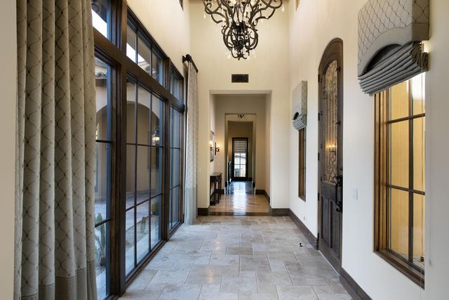 19481 N 98th Place, Scottsdale, AZ 85255