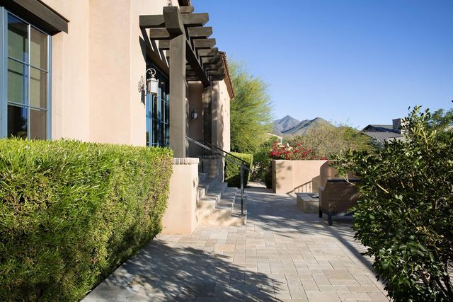 19481 N 98th Place, Scottsdale, AZ 85255