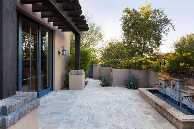 19481 N 98th Place, Scottsdale, AZ 85255