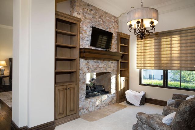 19481 N 98th Place, Scottsdale, AZ 85255