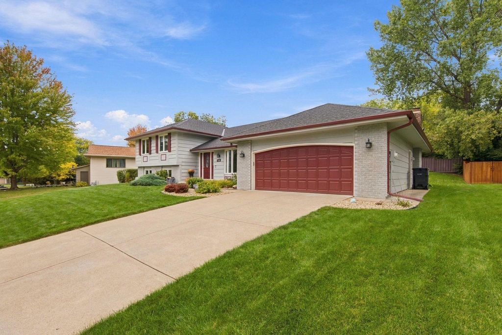 9235 Hyland Creek Road, Bloomington, MN 55437 — photo 4
