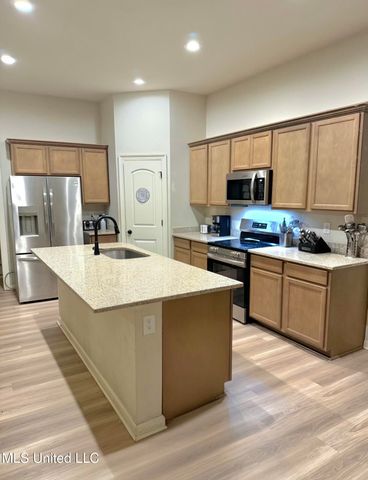 11416 Crystal Lake Drive, Gulfport, MS 39503