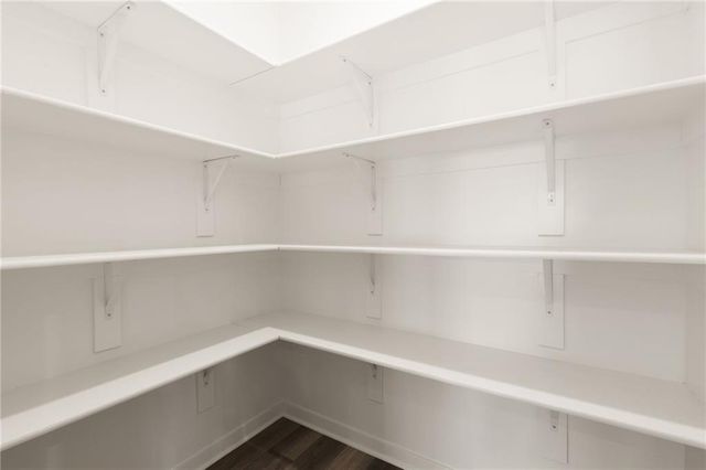 327 NE 51 Road, Warrensburg, MO 64093