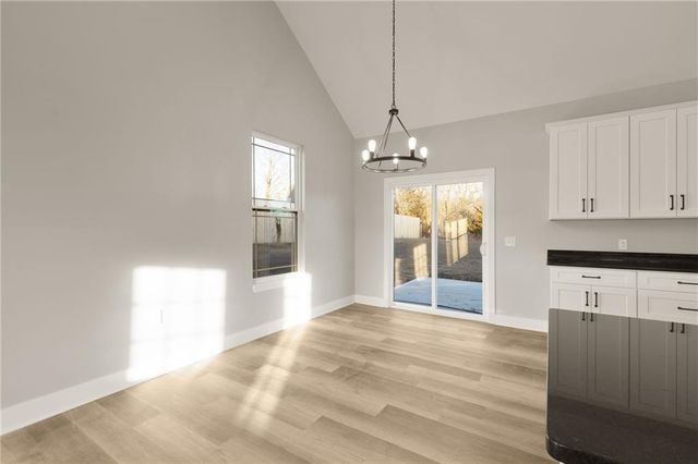 327 NE 51 Road, Warrensburg, MO 64093