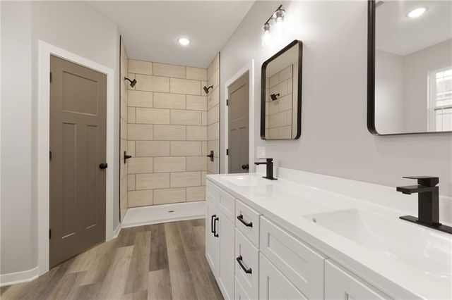 327 NE 51 Road, Warrensburg, MO 64093